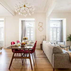 cosy-marques-de-pombal-apartment.hotels-lisbon-portugal.com/
